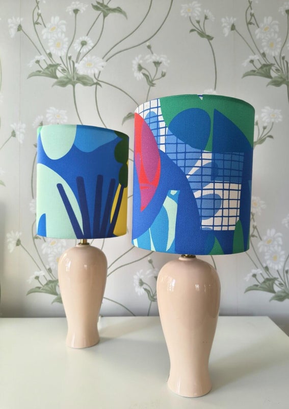 Lamp base shown for reference only. Lamp base not included.