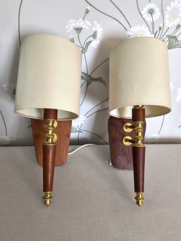 The lampshade shown is for display purposes only. Lampshade sold separately.