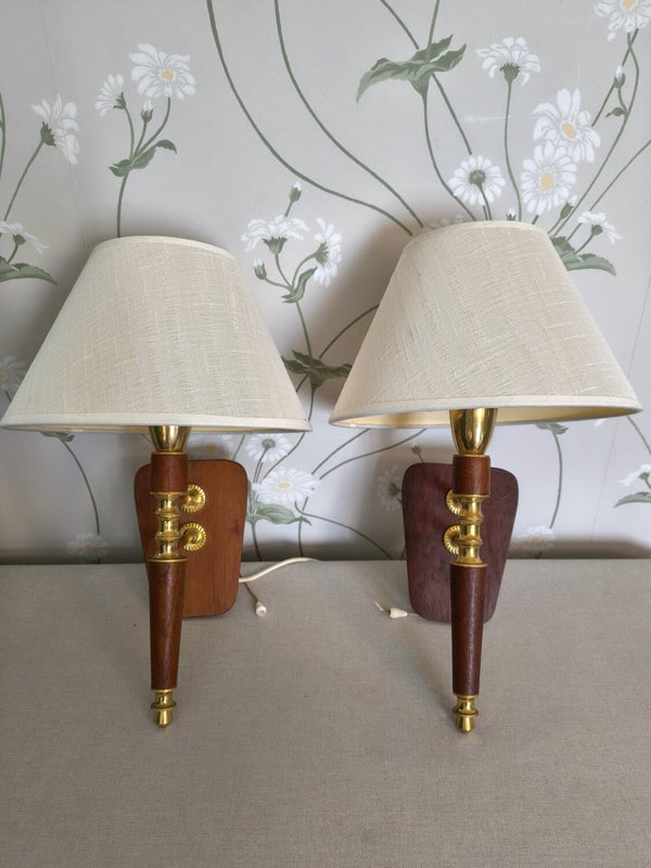 The lampshade shown is for display purposes only. Lampshade sold separately.