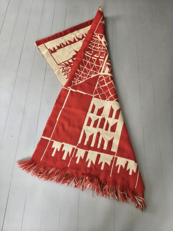 Vintage wall tapestry (T&auml;k&auml;n&auml;), off-white&ndash;brick red